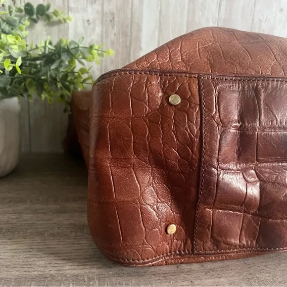 Adrienne Vittadini Brown Leather Shoulder Bag with Slouchy Design - Picture 5 of 7